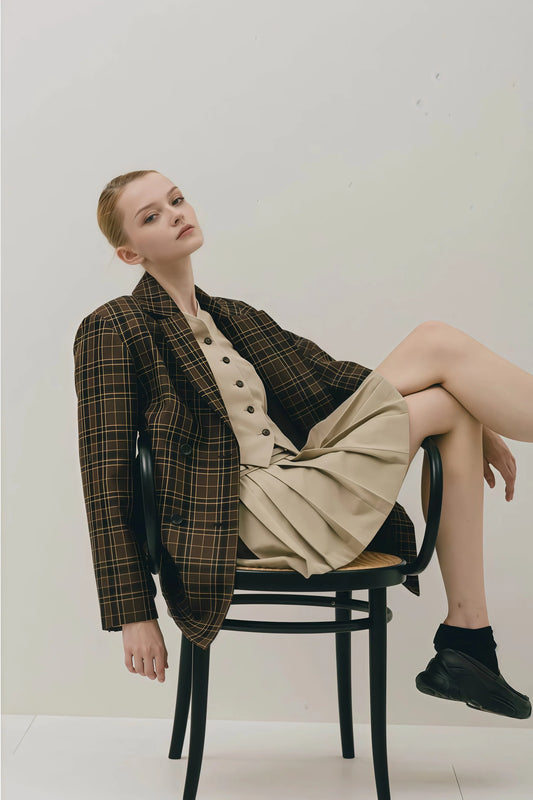 THE MODERN ESSENTIALS: WHY MINIMAL FASHION NEVER GOES OUT OF STYLE